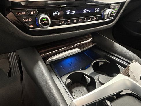 Used 2023 BMW 530e xDrive w/ Premium Package image 22