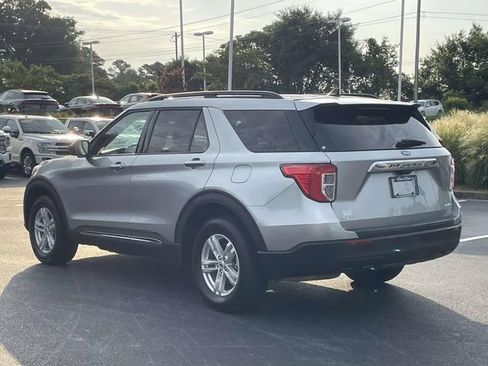 Used 2024 Ford Explorer XLT AWD/4WD image 5