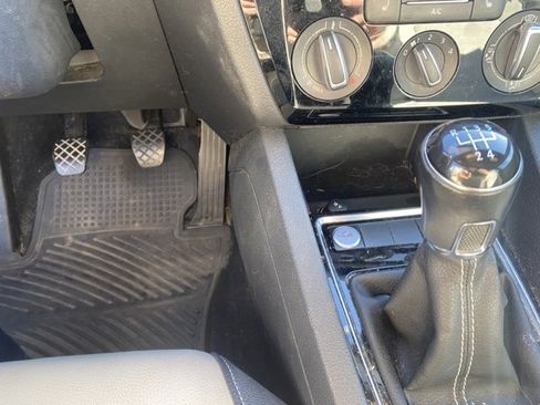 Used 2015 Volkswagen Jetta Sport image 6