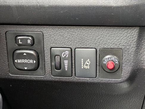 Used 2017 Toyota RAV4 LE image 13