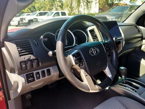 Used 2014 Toyota Tacoma PreRunner w/ SR5 Package RWD image 10