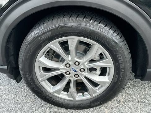 Used 2020 Ford Explorer XLT w/ Equipment Group 202A RWD image 24