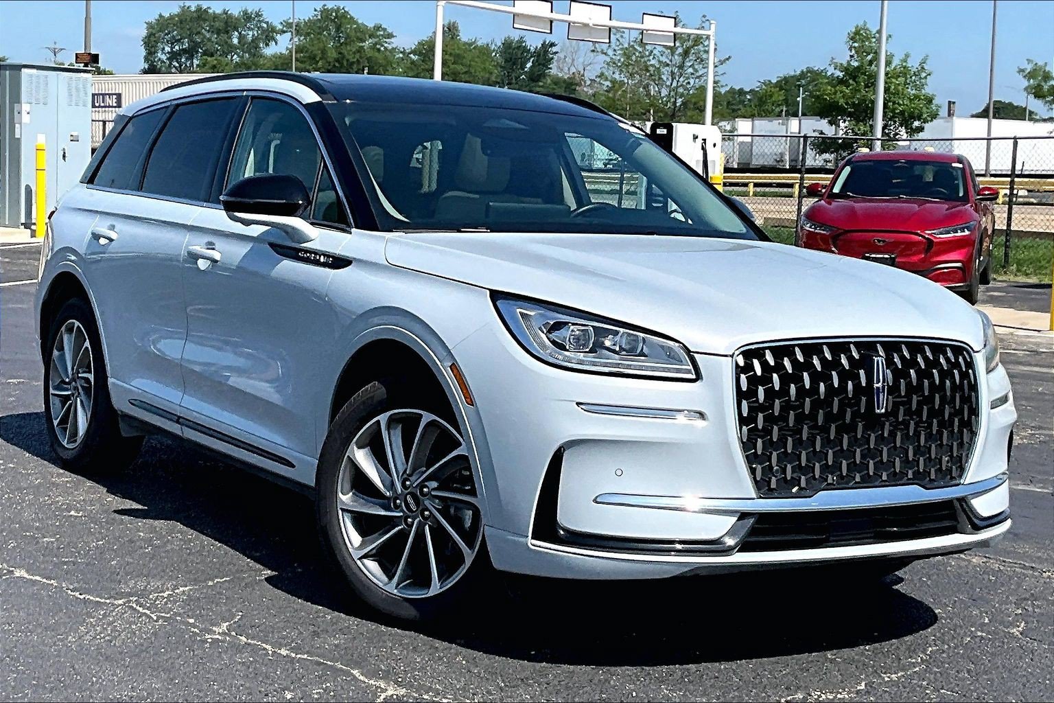 Used 2025 Lincoln Corsair Grand Touring w/ Equipment Group 301A AWD/4WD image 36
