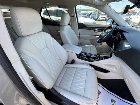 Used 2023 Buick Envision Avenir image 25