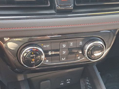 Certified 2025 Chevrolet TrailBlazer RS w/ Convenience Package AWD/4WD image 17