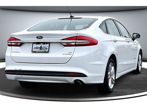 Used 2018 Ford Fusion SE image 13