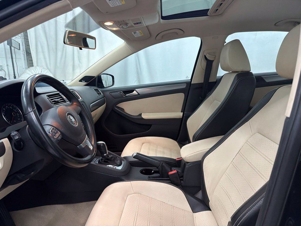 Used 2014 Volkswagen Jetta SEL FWD image 13