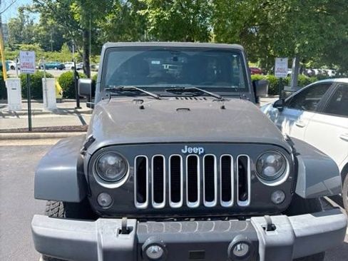 Used 2016 Jeep Wrangler Unlimited Sahara w/ Connectivity Group AWD/4WD image 2