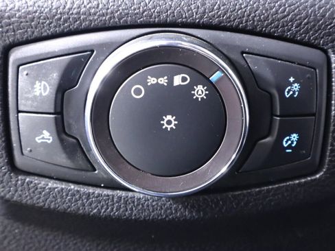 Used 2019 Ford F150 Lariat w/ Equipment Group 502A Luxury image 10