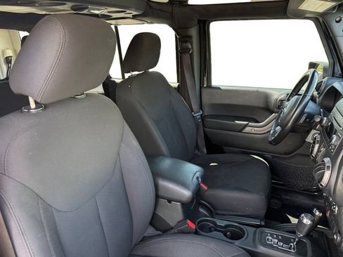 Used 2018 Jeep Wrangler Unlimited Sport S AWD/4WD image 15