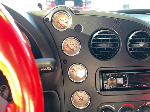 Used 2004 Dodge Viper SRT-10 image 17