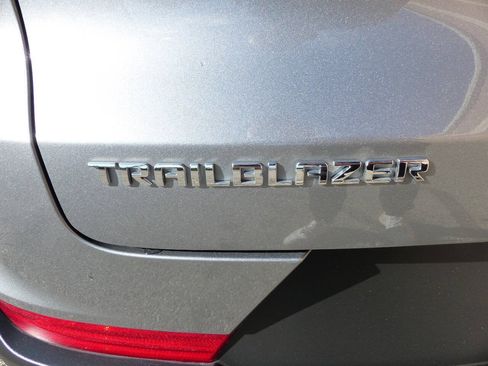 Used 2025 Chevrolet TrailBlazer ACTIV FWD image 10