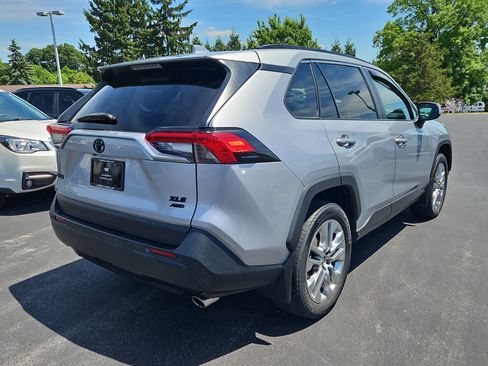Used 2021 Toyota RAV4 XLE Premium AWD/4WD image 3