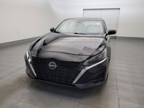 Used 2024 Nissan Altima 2.5 SV FWD image 15