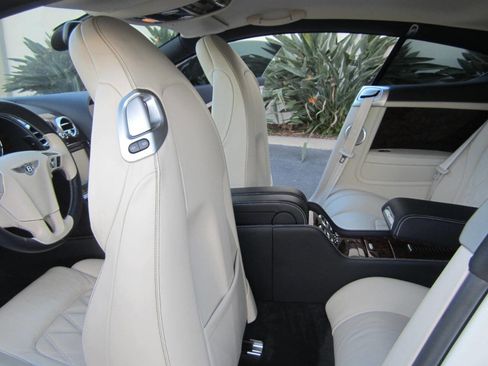 Used 2015 Bentley Continental GT image 19