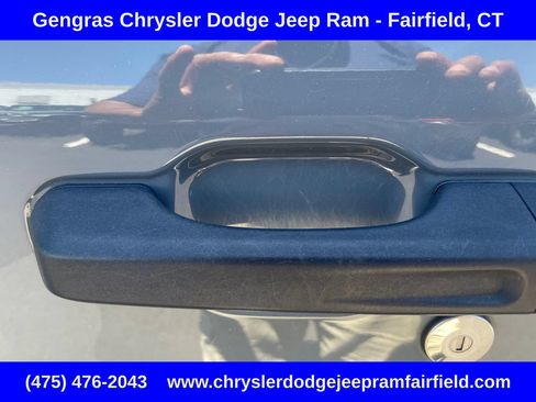 Used 2018 Jeep Wrangler Unlimited Sahara AWD/4WD image 39