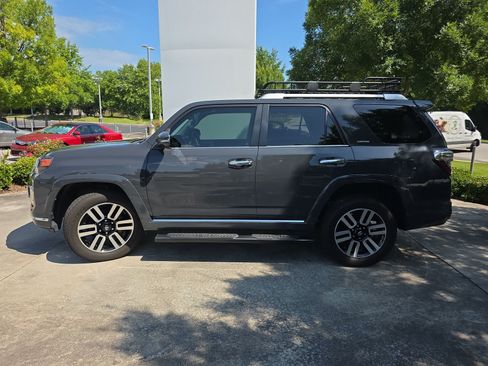 Used 2024 Toyota 4Runner Limited AWD/4WD image 7
