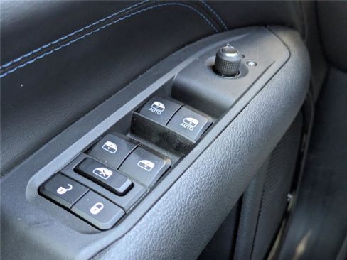 Used 2025 Jeep Compass Latitude w/ Altitude Special Edition image 22