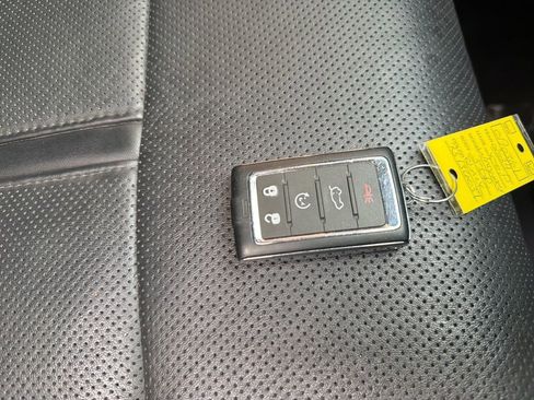 Used 2024 Jeep Wagoneer Series II w/ Flexible Seating Group image 29