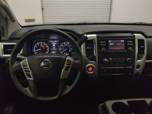 Used 2018 Nissan Titan SV RWD image 22