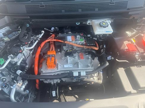 Used 2024 Chevrolet Equinox EV RS FWD image 30