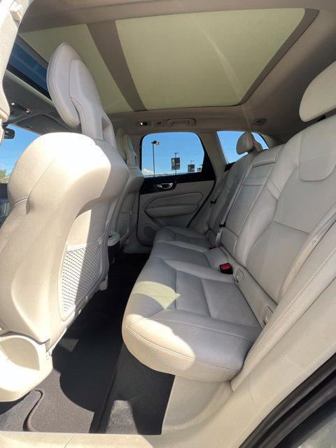 Used 2018 Volvo XC60 T6 Momentum w/ Convenience Package AWD/4WD image 27