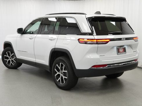 Used 2025 Jeep Grand Cherokee Limited w/ Trailer Tow Package AWD/4WD image 36