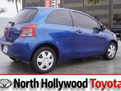 Used 2007 Toyota Yaris 2-Door Hatchback image 4