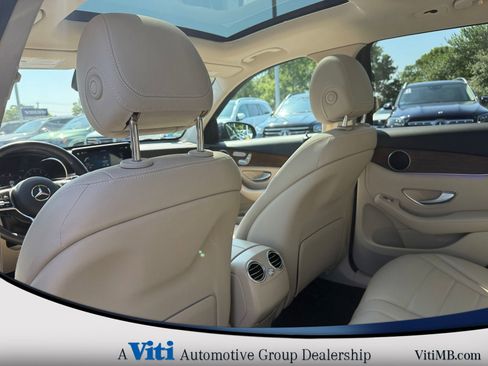 Certified 2022 Mercedes-Benz GLC 300 GLC 300 w/ Multimedia Package Lite image 21