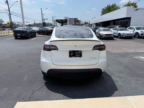 Used 2022 Tesla Model Y Performance AWD/4WD image 5