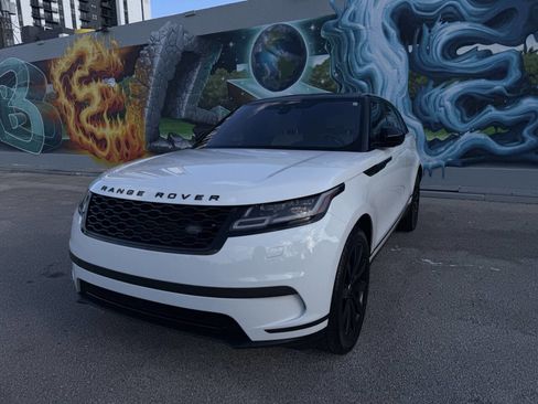 Used 2018 Land Rover Range Rover Velar S image 2