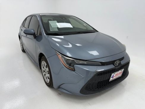 Used 2021 Toyota Corolla LE w/ Carpet Mat Package (TMS) image 2
