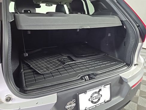 Used 2023 Volvo XC40 B5 Plus w/ Protection Package Premier image 14