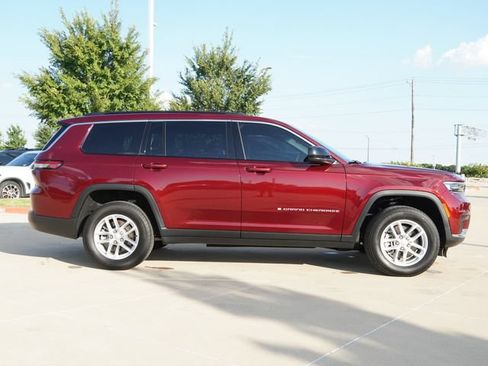 Used 2025 Jeep Grand Cherokee L Laredo AWD/4WD image 10
