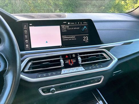 Used 2023 BMW X5 xDrive45e image 9