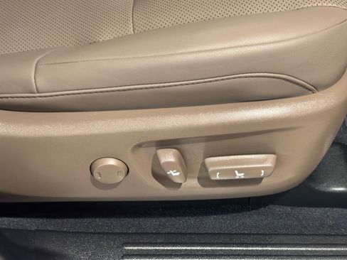 Used 2023 Lexus GX 460 Premium image 11