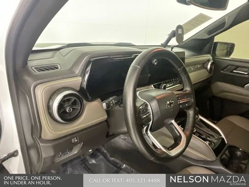Used 2024 Chevrolet Colorado ZR2 w/ ZR2 Convenience Package III AWD/4WD image 32