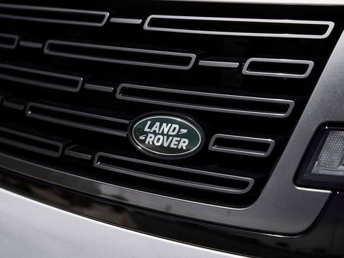 Used 2025 Land Rover Range Rover Long Wheelbase SE AWD/4WD image 8