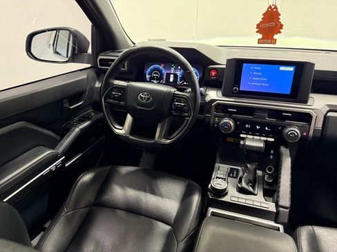 Used 2025 Toyota 4Runner TRD Off-Road image 45