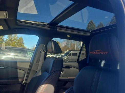 Used 2023 Honda Pilot TrailSport image 10