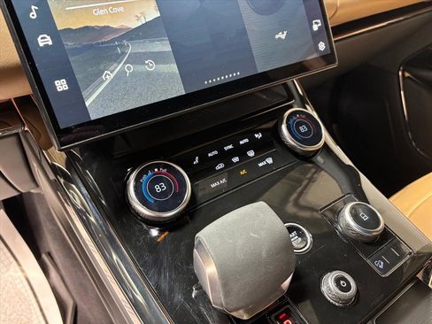 Used 2023 Land Rover Range Rover Sport SE image 16