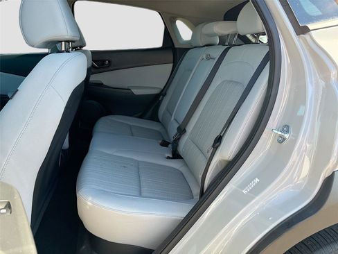 Certified 2023 Hyundai Kona SEL AWD/4WD image 11