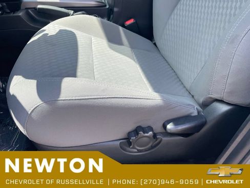 Used 2022 Toyota Tacoma SR5 w/ SR5 Appearance Package (SM) AWD/4WD image 6