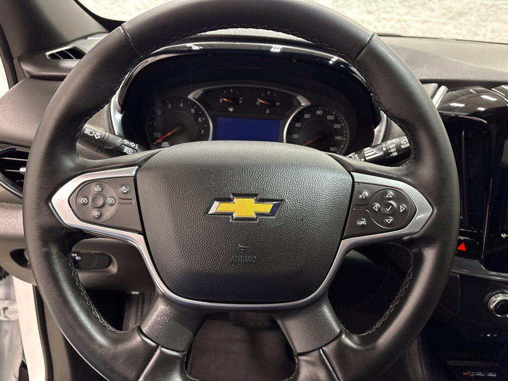 Used 2023 Chevrolet Traverse LT AWD/4WD image 23