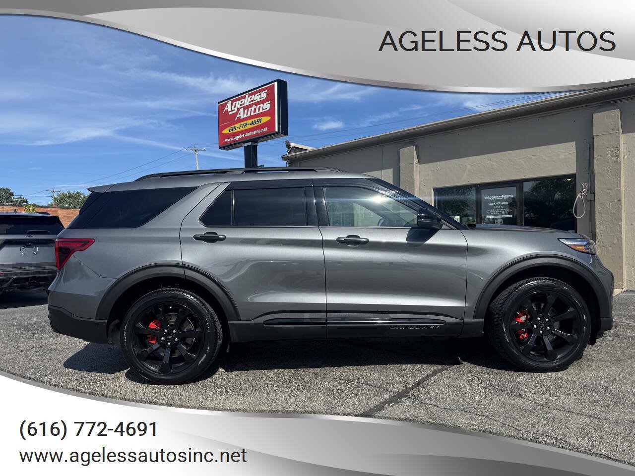 Used 2024 Ford Explorer ST w/ Technology Package AWD/4WD image 1
