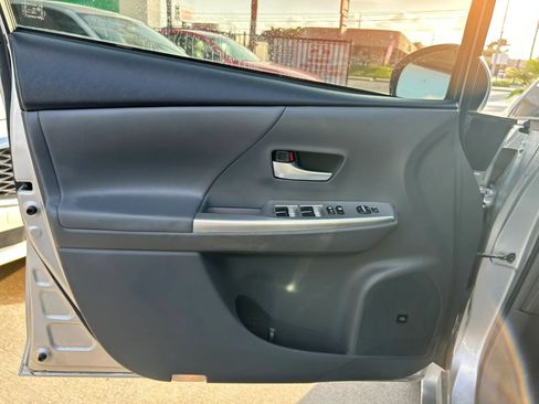 Used 2012 Toyota Prius V Five FWD image 12