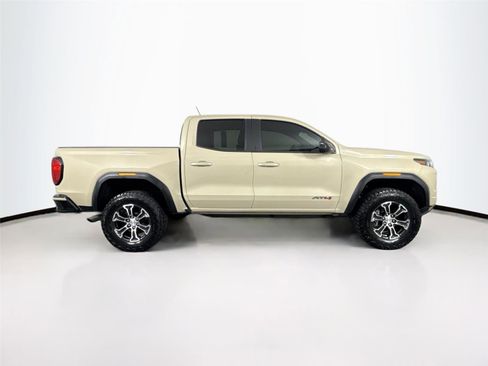 Used 2023 GMC Canyon AT4 w/ AT4 Premium Package AWD/4WD image 11