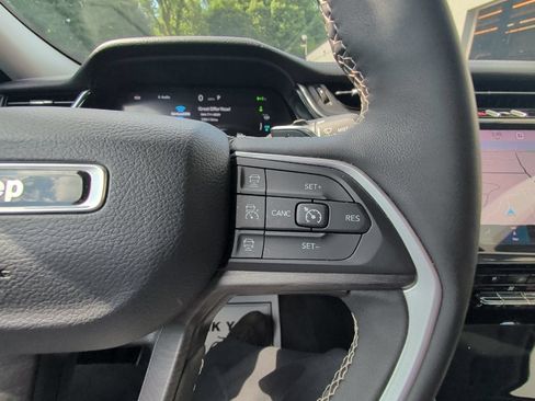 Used 2023 Jeep Grand Cherokee 30th Anniversary AWD/4WD image 19