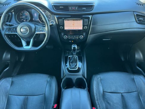 Used 2019 Nissan Rogue SL image 3