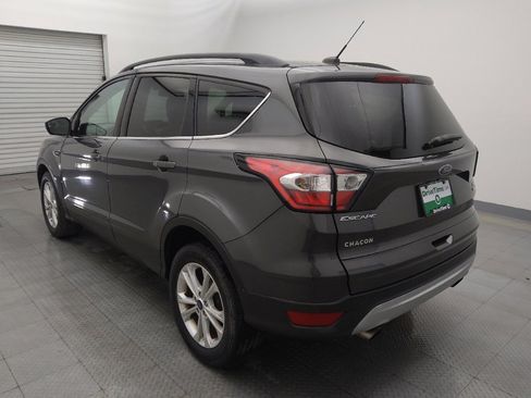 Used 2018 Ford Escape SE image 5